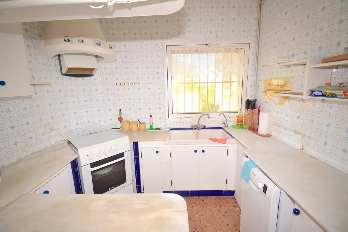 Küche von Haus oder Chalet zum Verkauf in Dénia mit Klimaanlage, Heizung und Privatgarten