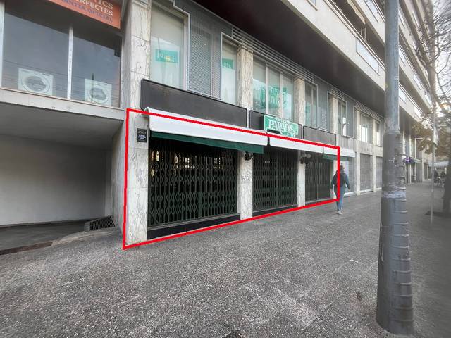 Local comercial en Alquiler en Travessia Carril, 1 en Eixample Nord