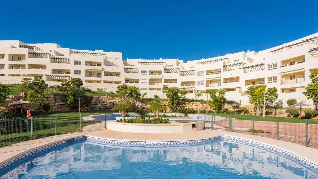 Vista exterior de Ático en venta en Benalmádena con Aire acondicionado, Terraza y Trastero