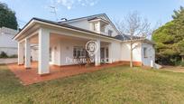 Vista exterior de Casa o xalet en venda en Sant Vicenç de Montalt amb Calefacció, Jardí privat i Piscina