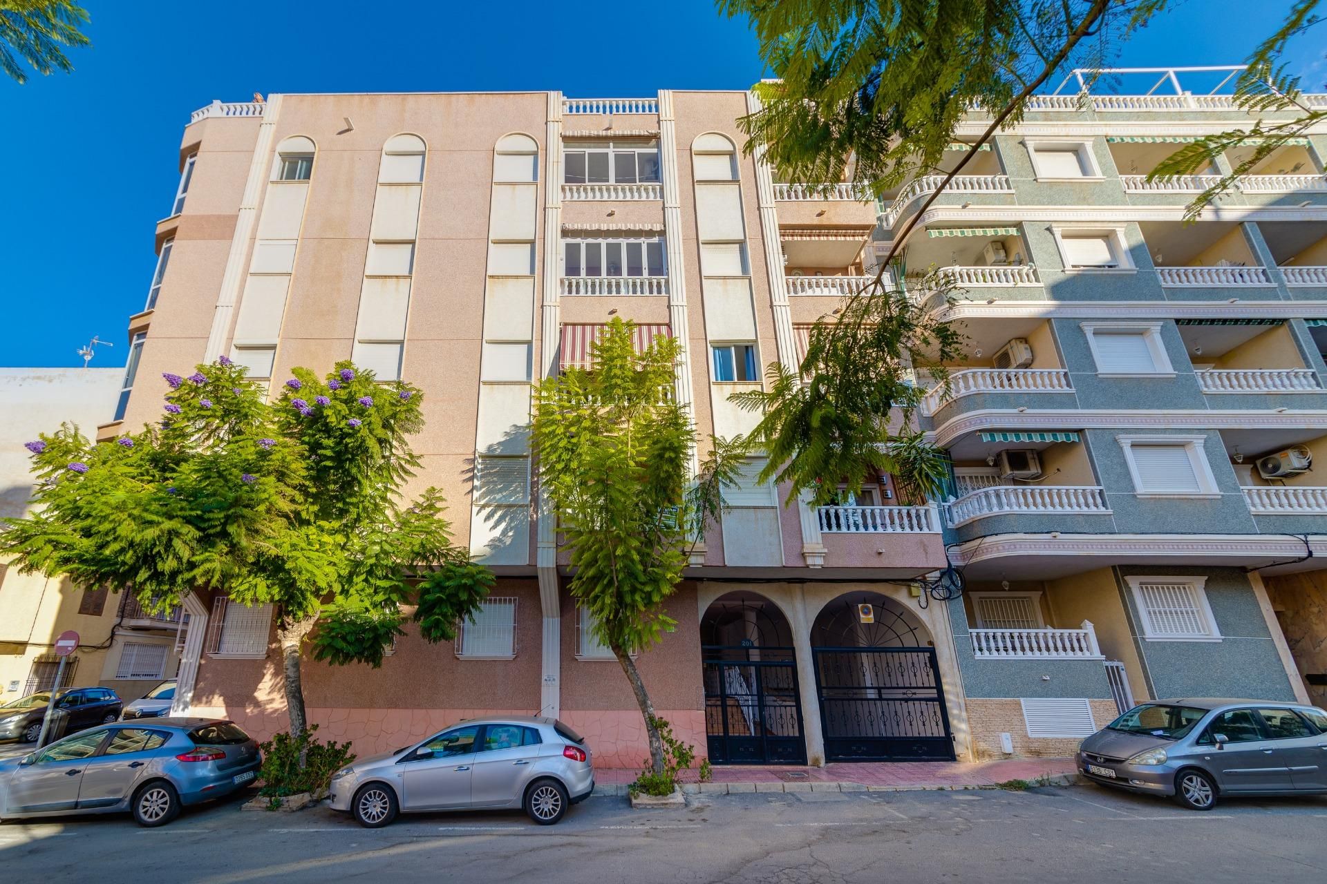 Vista exterior de Apartamento en venta en Torrevieja con Aire acondicionado, Calefacción y Terraza