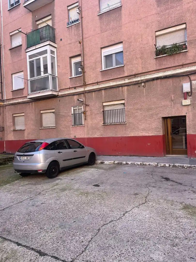 Aparcament de Pis en venda en Valladolid amb Calefacció