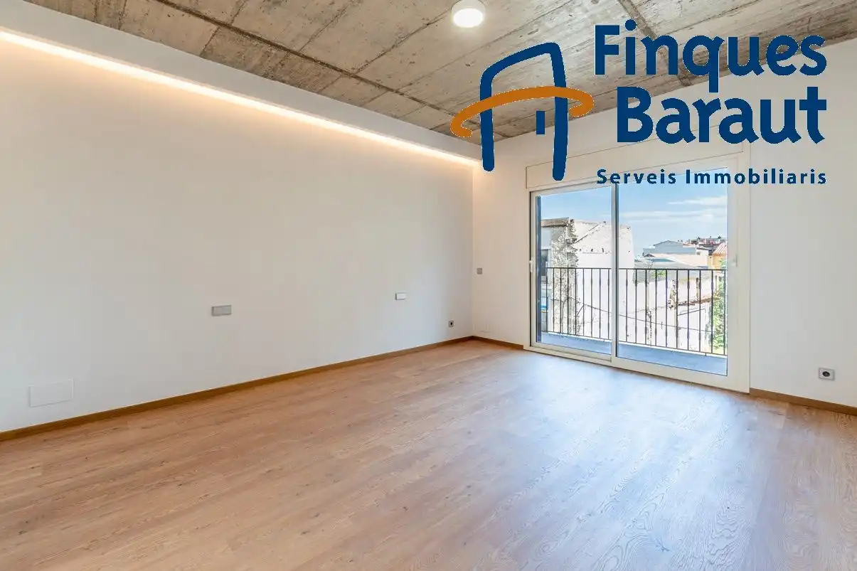 Houses for sale in Figueres  with Air Conditioner, Heating and Private garden
