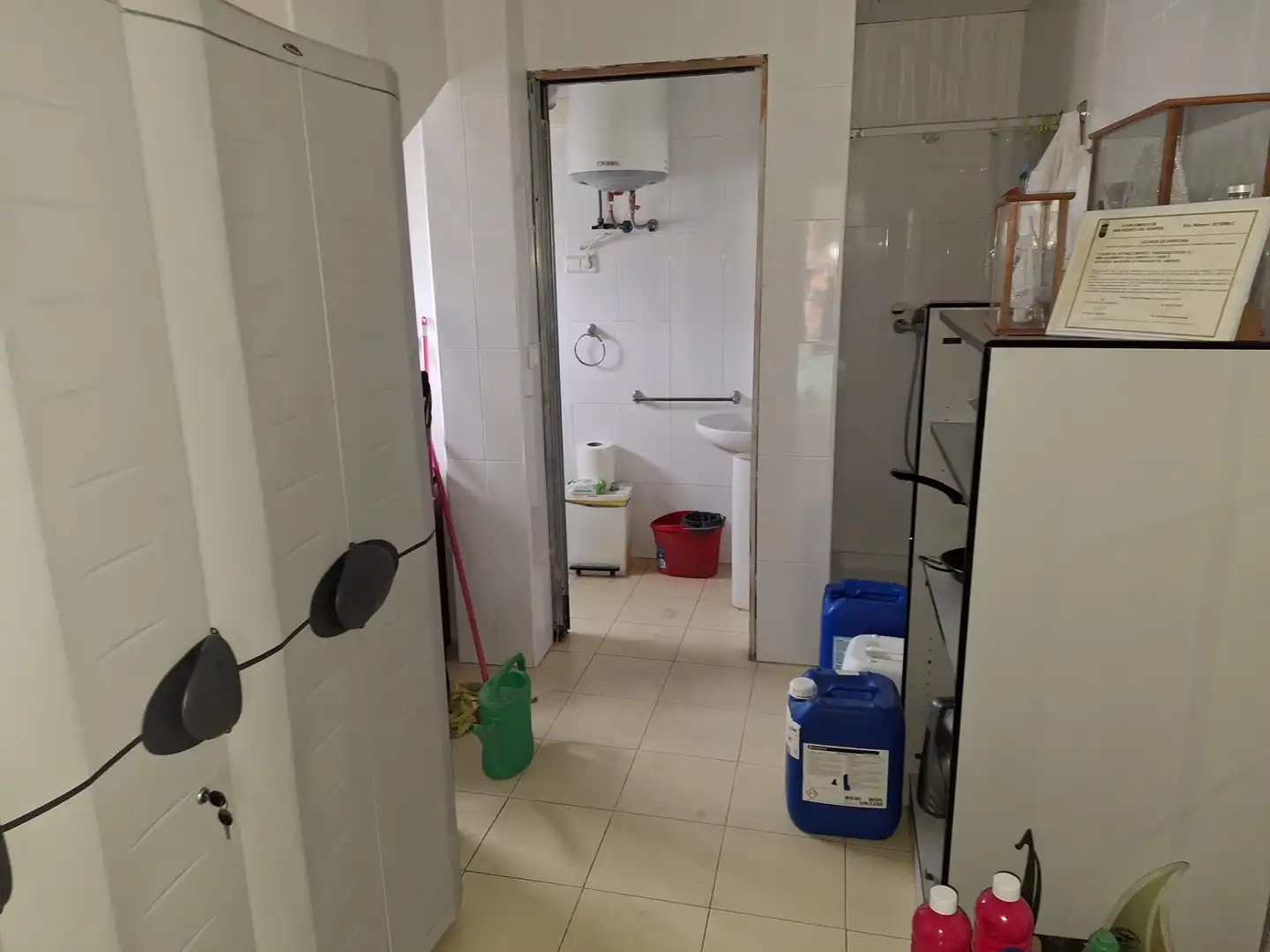 Badezimmer von Fabrikhallen zum Verkauf in San Vicente del Raspeig / Sant Vicent del Raspeig mit Alarm