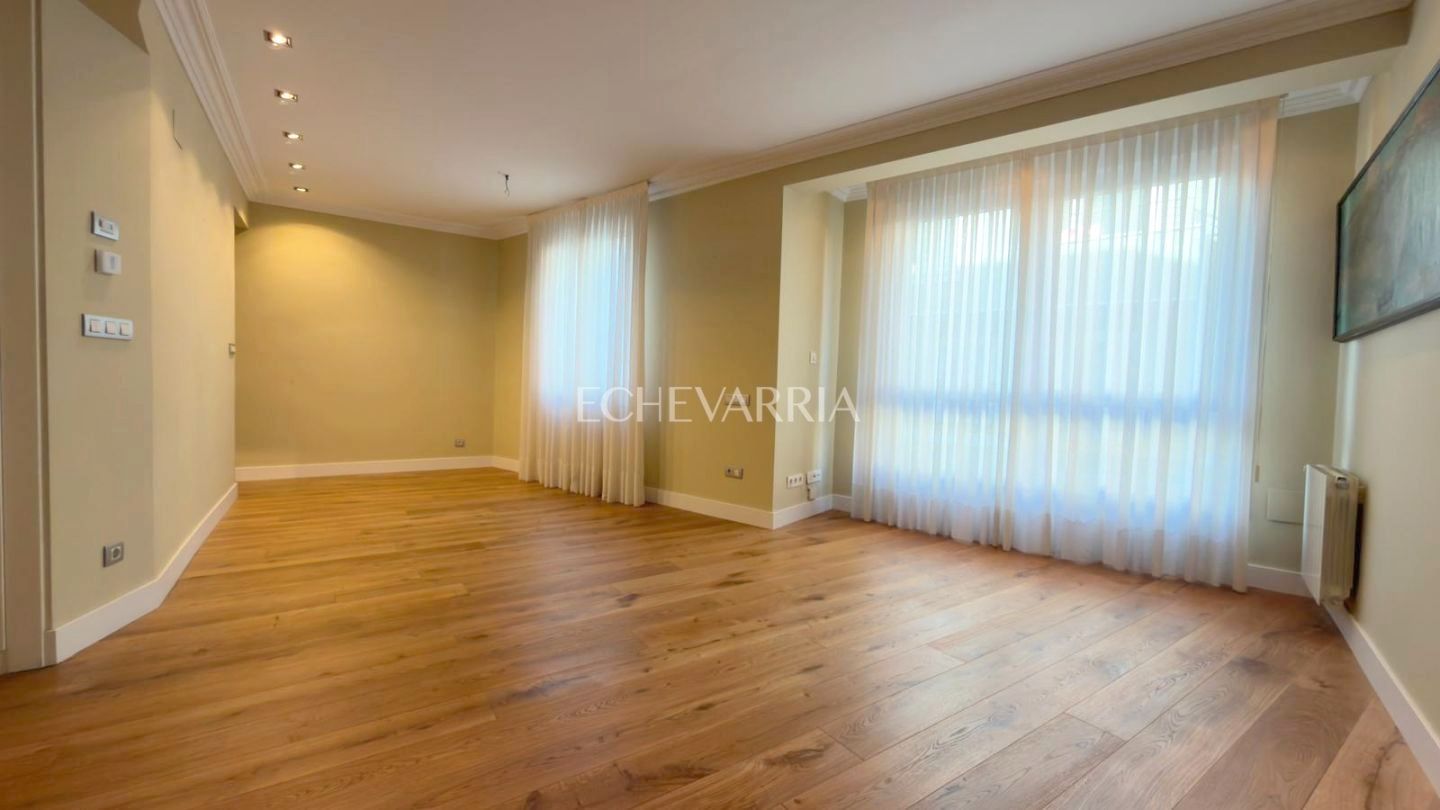 Sala d'estar de Pis de lloguer en Getxo  amb Calefacció