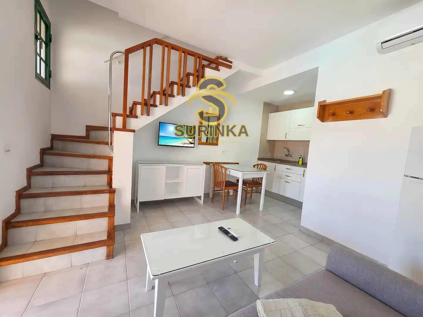 Vista exterior de Apartamento de alquiler en San Bartolomé de Tirajana con Terraza, Piscina y Amueblado