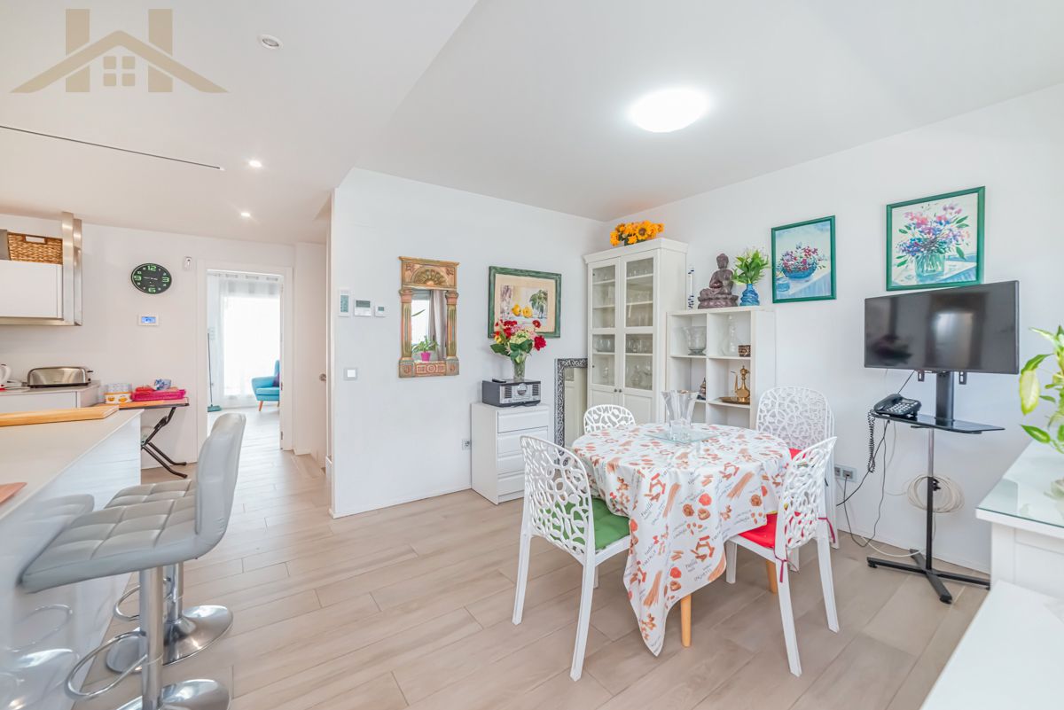 Comedor de Casa adosada en venta en Tres Cantos con Aire acondicionado, Calefacción y Jardín privado