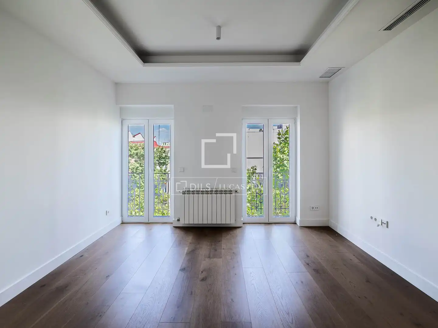 Living room of Attic for sale in Madrid  with Air Conditioner, Heating and Parquet flooring