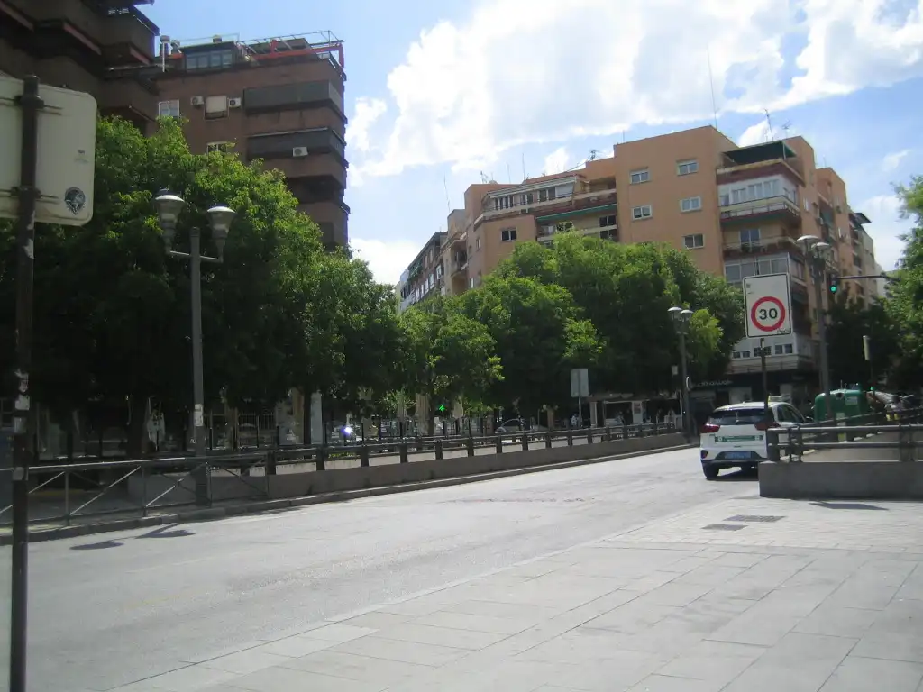 Vista exterior de Estudi de lloguer en Granada amb Aire condicionat, Calefacció i Moblat
