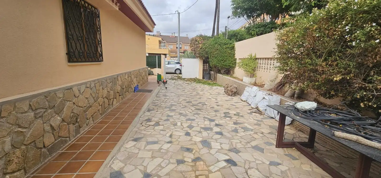Vista exterior de Casa o xalet en venda en Mutxamel amb Jardí privat, Piscina i Moblat