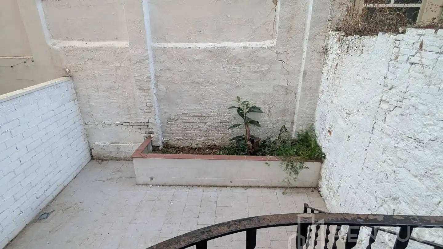Local de alquiler en calle de Sant Pere Màrtir, Vila de Gràcia