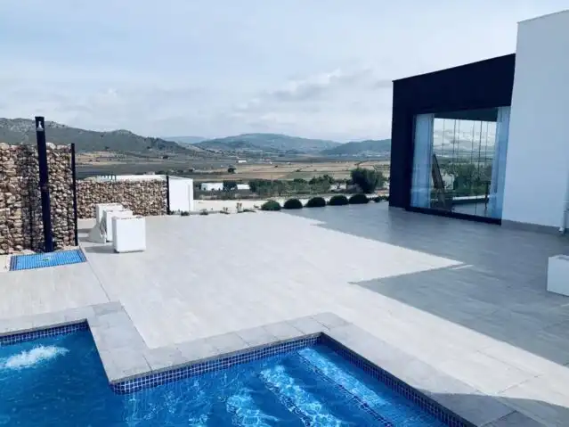 Villa in vendita a Hondón de las Nieves / El Fondó de les Neus