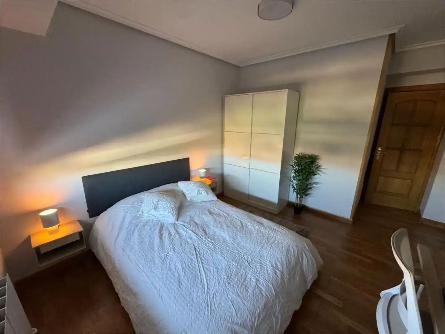 Habitación de Piso para compartir en  Logroño con Parquet y Amueblado