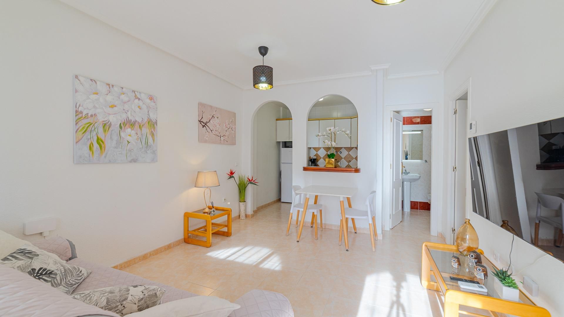Planta baja for sale in Torrevieja  with Terrace and Community pool