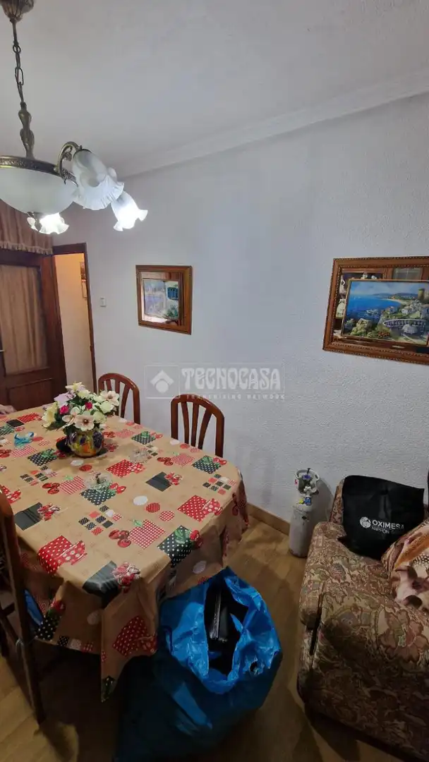 Comedor de Piso en venta en Madrid con Calefacción
