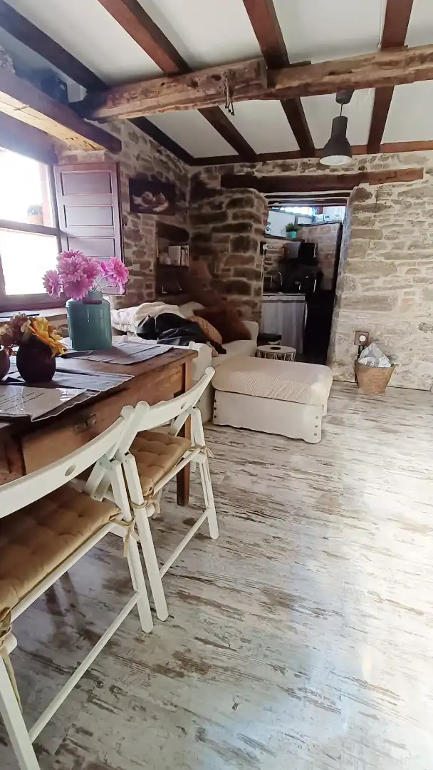 Menjador de Casa o xalet en venda en Mieres (Asturias) amb Jardí privat, Terrassa i Traster