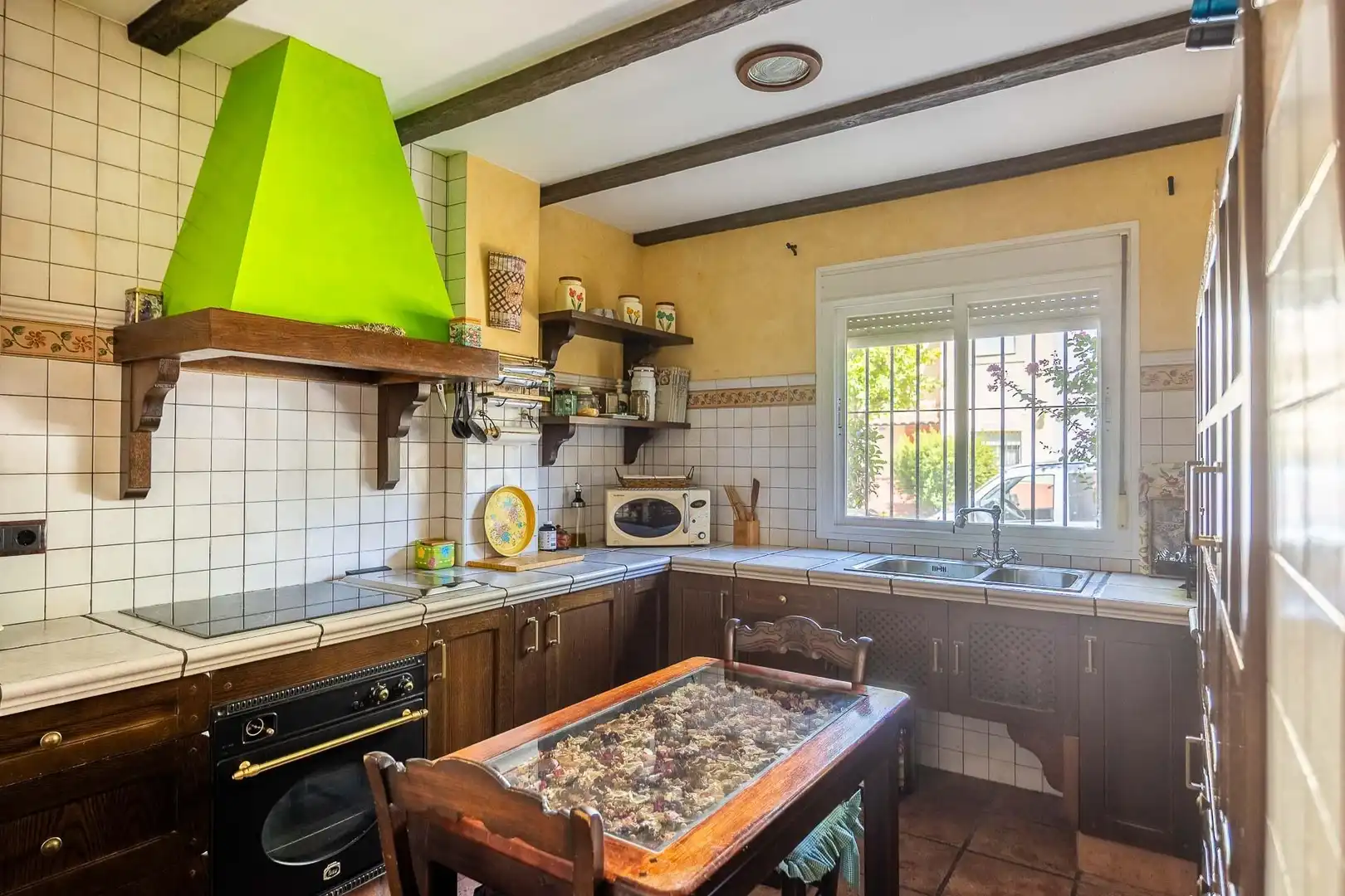 Cocina de Casa adosada en venta en Almensilla con Aire acondicionado, Calefacción y Jardín privado