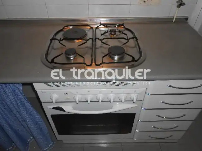 Kitchen of Flat for rent in Madrid  with Air Conditioner, Parquet flooring and Swimming Pool
