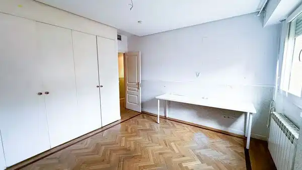 Habitación de Piso de alquiler en Madrid con Aire acondicionado, Jardín privado y Trastero