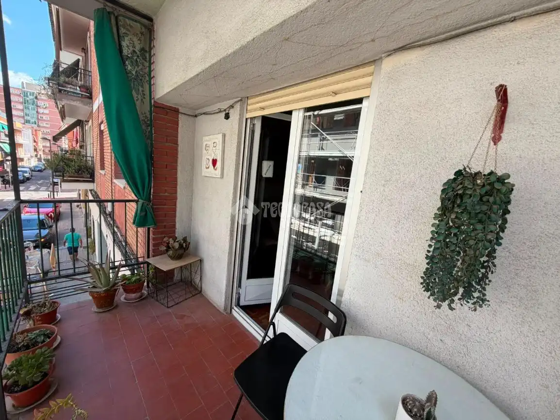 Flat for sale in C. Hermanos Álvarez Quintero, La Alhóndiga
