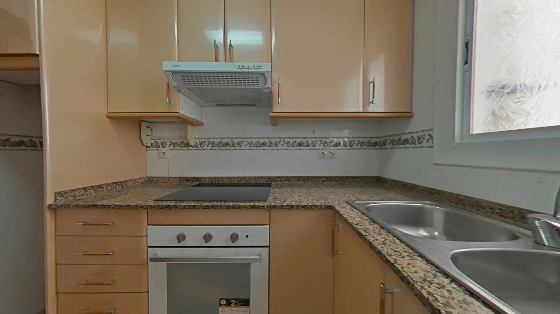 Cocina de Piso en venta en L'Hospitalet de Llobregat con Calefacción