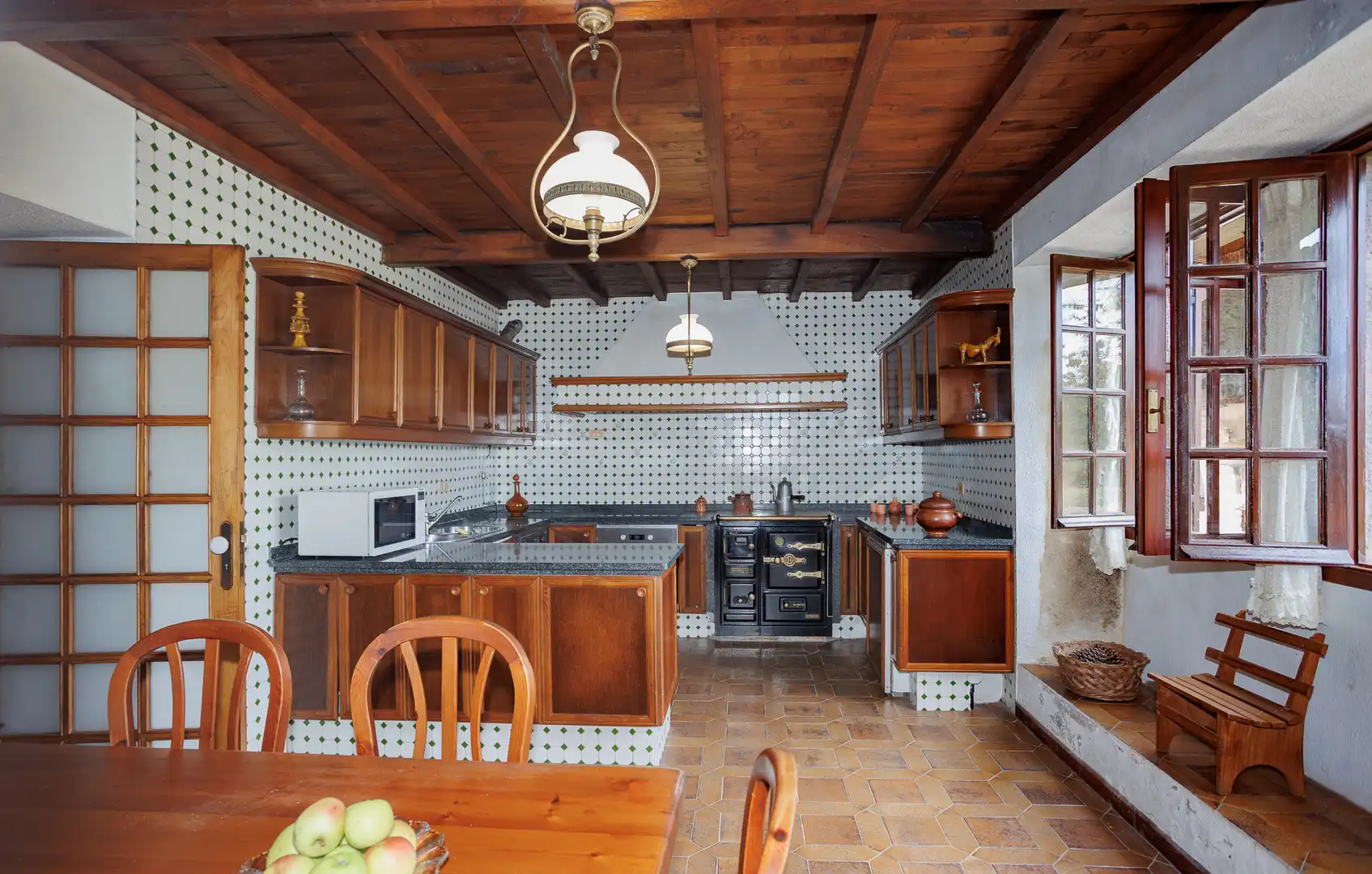 Küche von Country house zum Verkauf in Lalín mit Möbliert