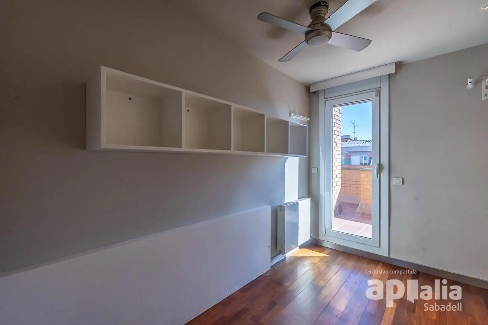 Habitación de Ático en venta en Sabadell con Aire acondicionado, Calefacción y Parquet