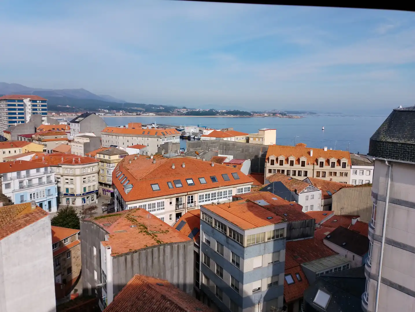 Vista exterior de Àtic de lloguer en Ribeira amb Calefacció, Parquet i Moblat