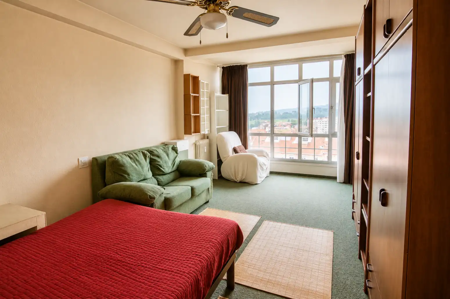Habitación de Piso en venta en Oviedo  con Calefacción y Parquet