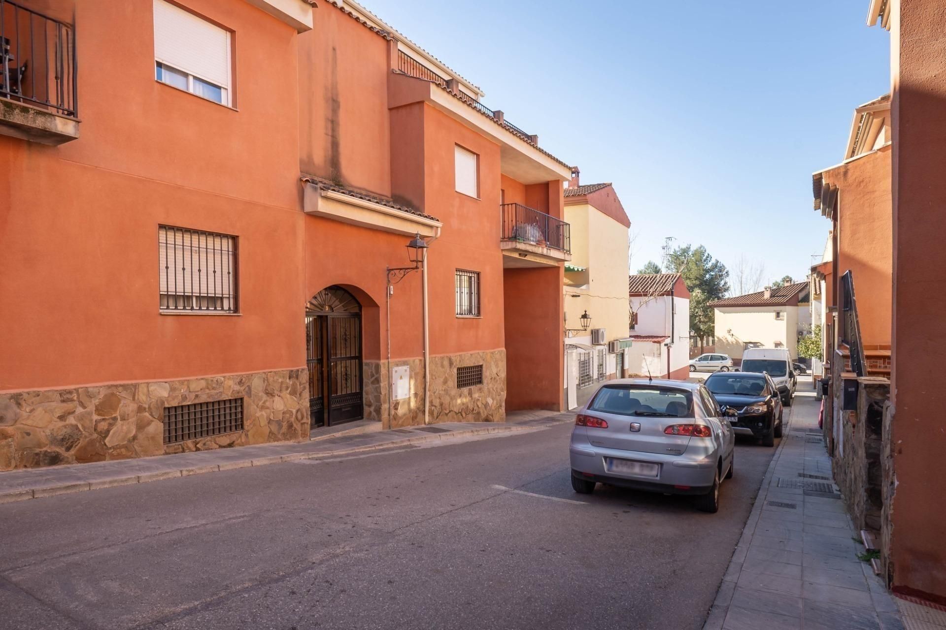 Exterior view of Single-family semi-detached for sale in Alhendín
