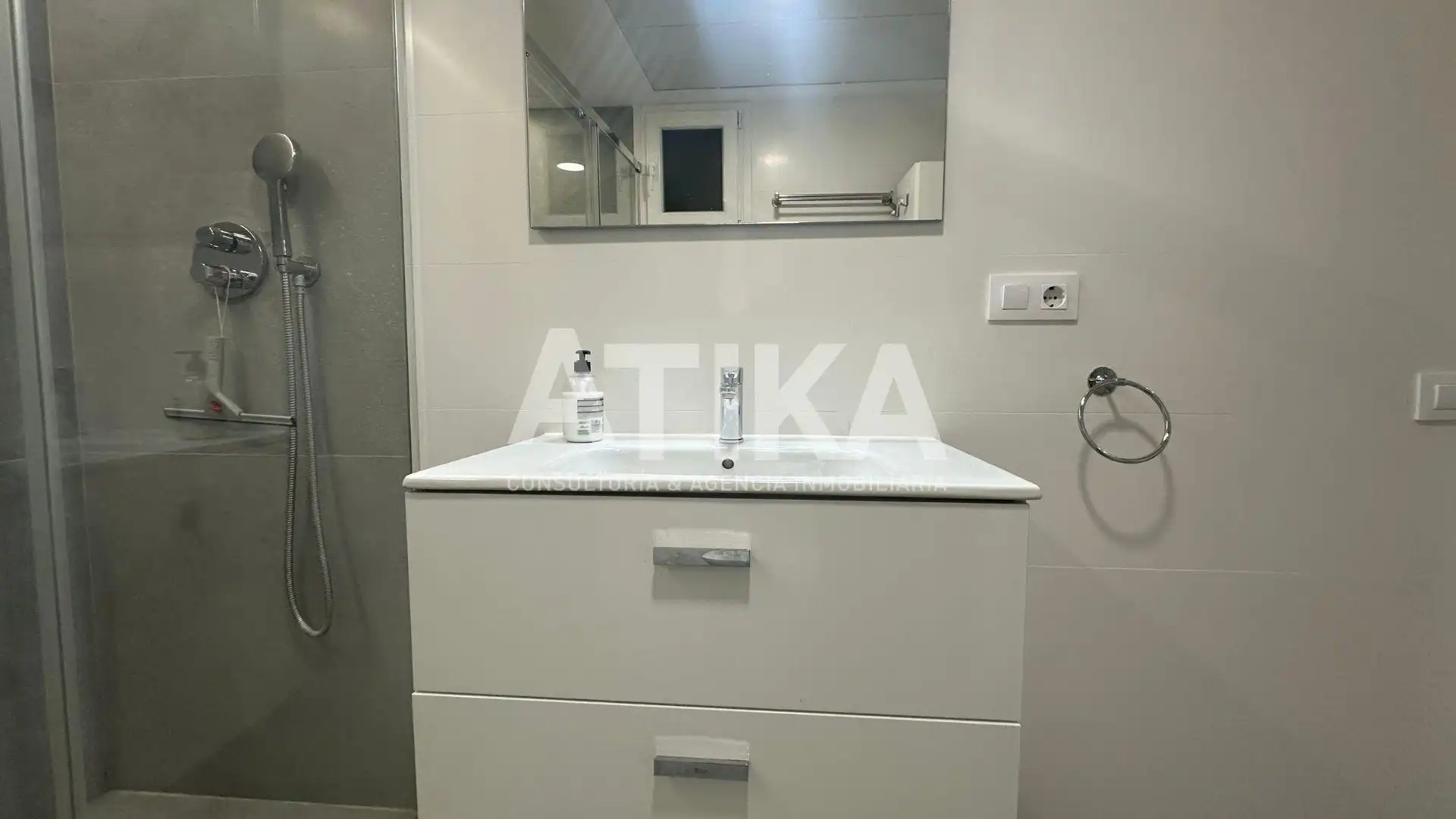 Bathroom of Flat for sale in Ontinyent  with Air Conditioner, Heating and Furnished