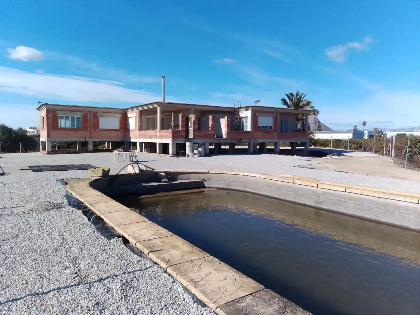 Vista exterior de Casa o xalet en venda en Orihuela amb Piscina i Balcó
