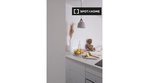 Photo 4 of Flat to rent in Los Rosales, Madrid