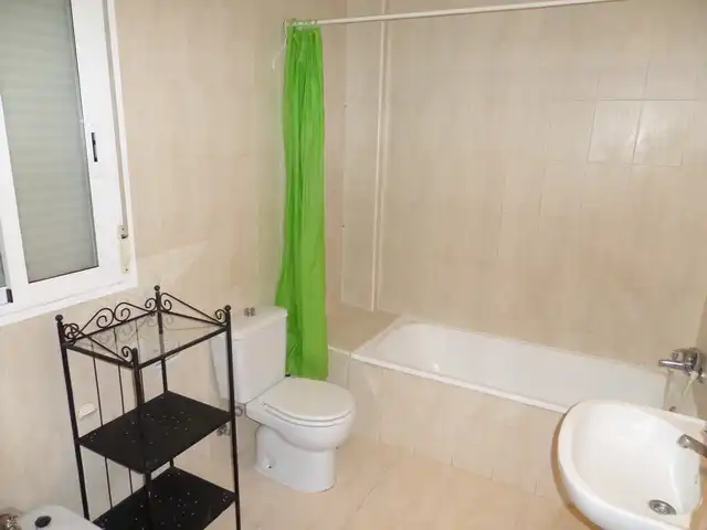 Baño de Apartamento en venta en San Agustín del Guadalix con Calefacción, Trastero y Horno