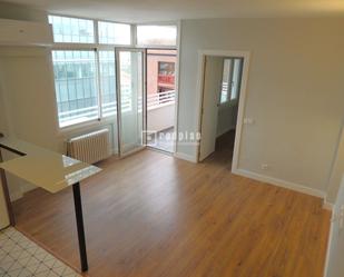 Dormitori de Apartament de lloguer en  Madrid Capital amb Aire condicionat, Calefacció i Terrassa