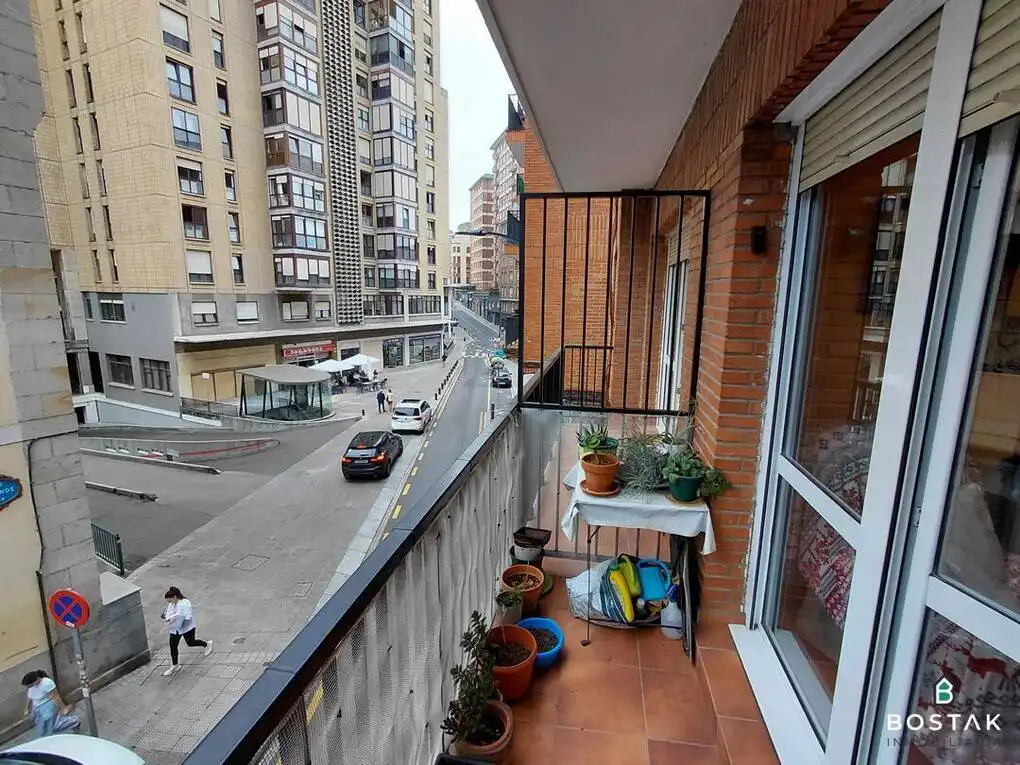 Terrassa de Pis en venda en Bilbao  amb Calefacció, Terrassa i Balcó