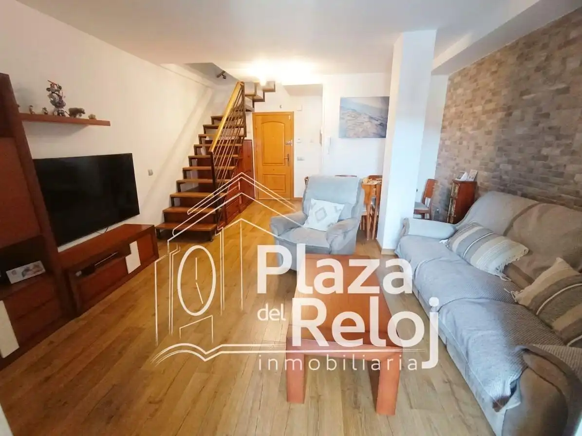 Sala de estar de Dúplex en venta en Talavera de la Reina con Calefacción, Terraza y Trastero