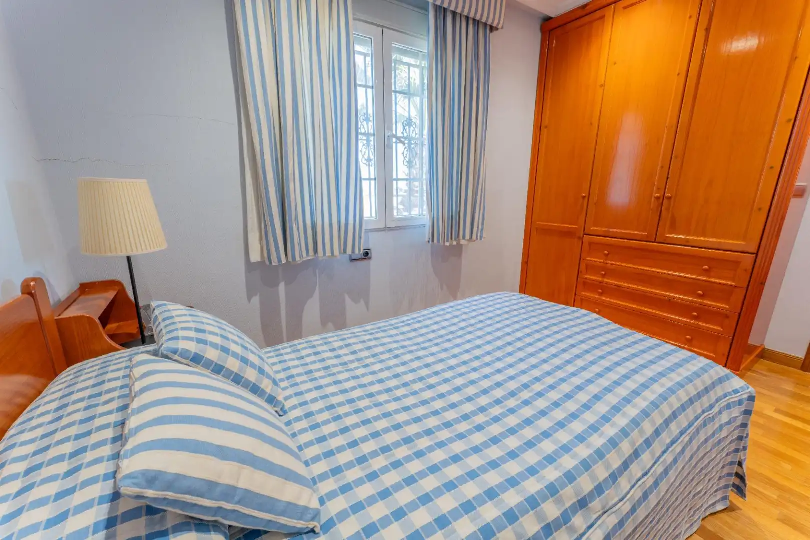 Habitación de Casa o chalet en venta en Elche / Elx con Trastero, Piscina y Balcón