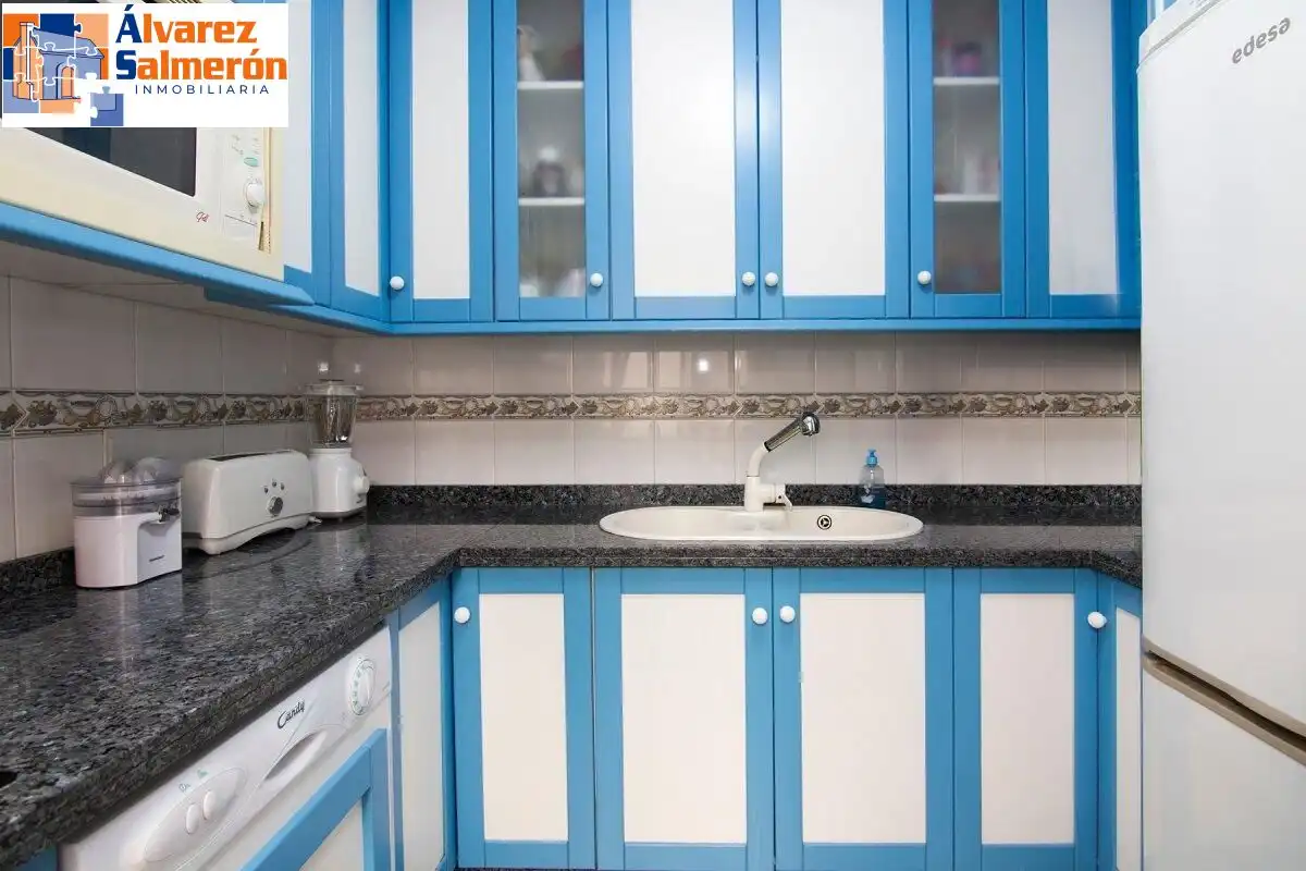 Kitchen of Flat for sale in Zaidín