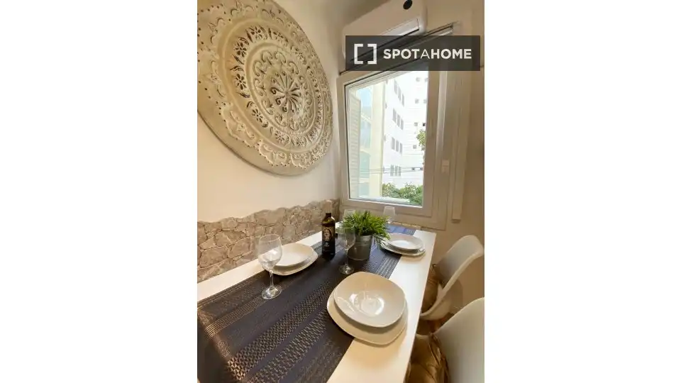 Comedor de Piso de alquiler en Madrid con Aire acondicionado, Calefacción y Amueblado