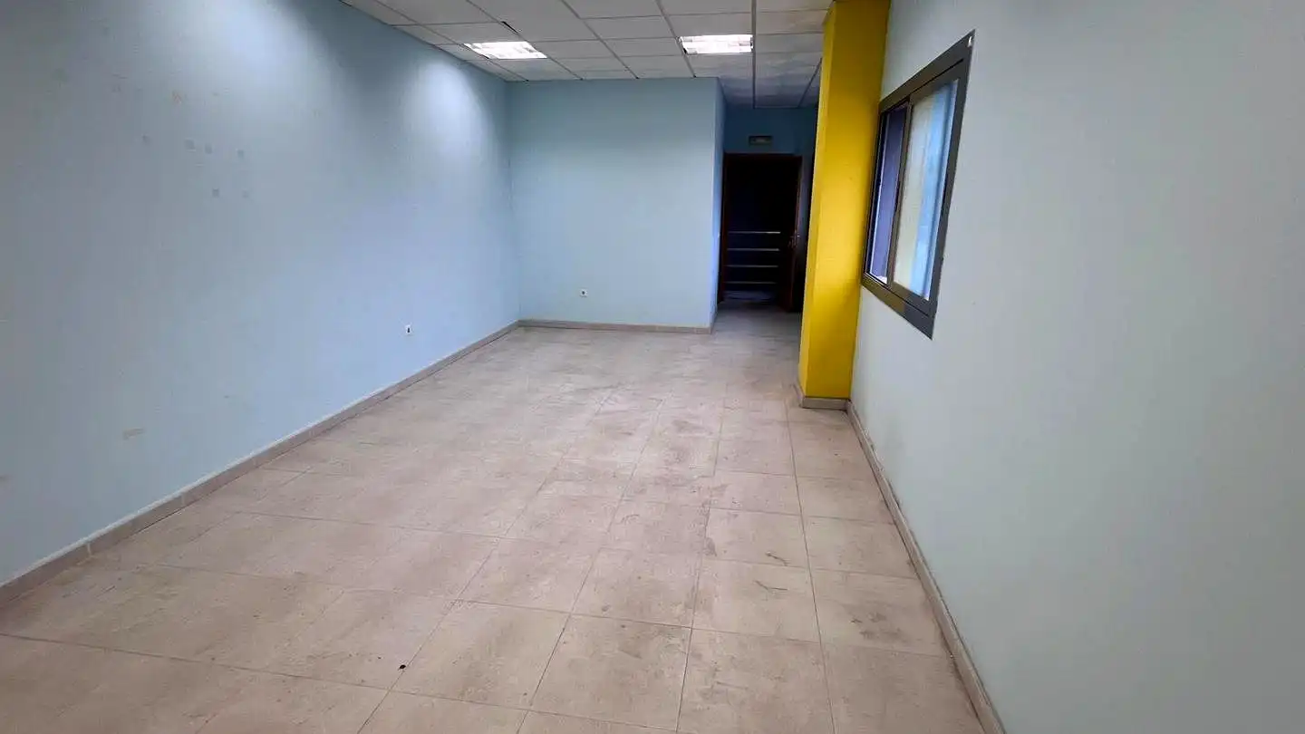 Gewerbefläche zur Miete in Juan De La Cierva, imagen 3