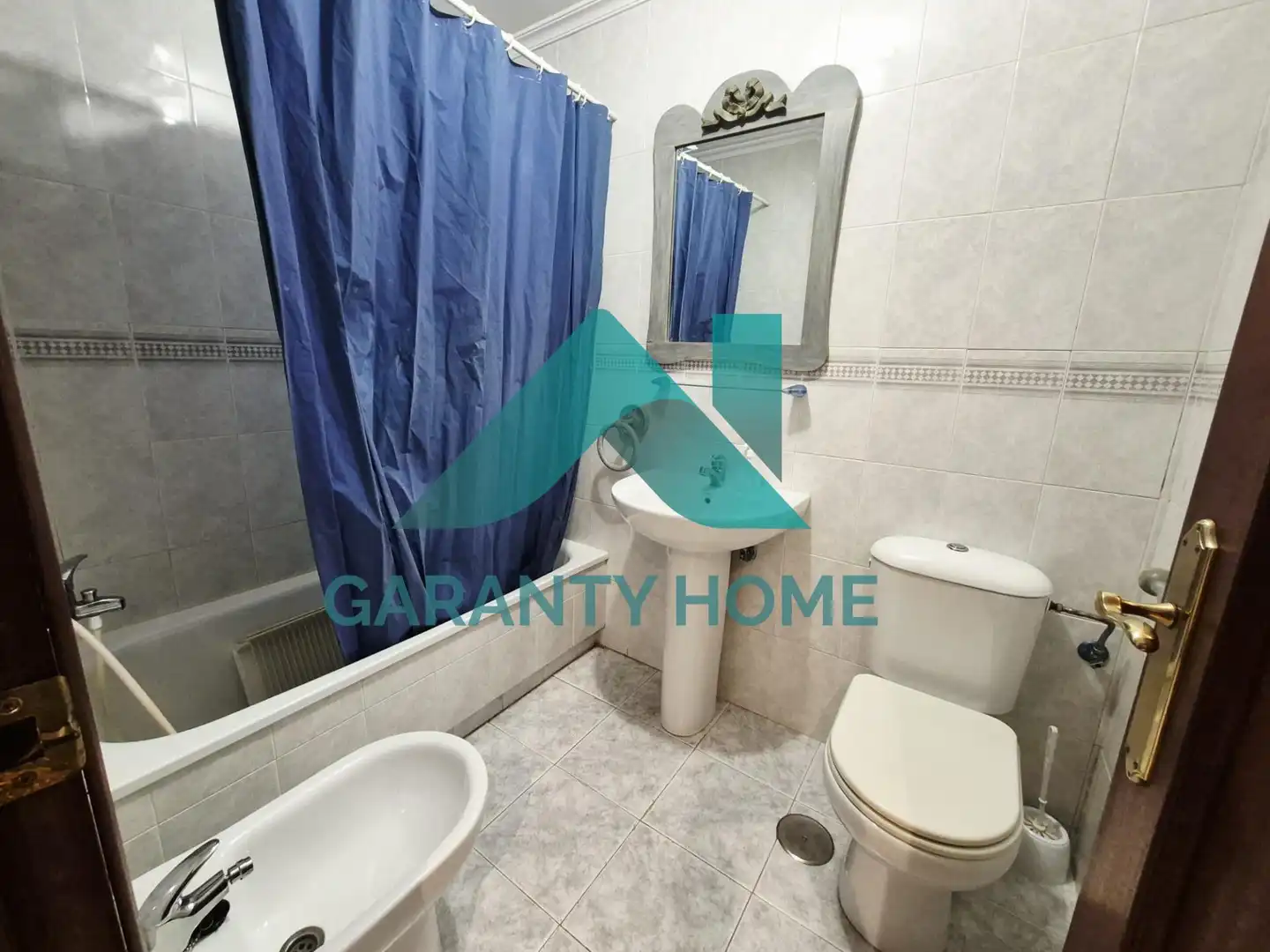Baño de Piso en venta en Cáceres con Terraza, Trastero y Amueblado