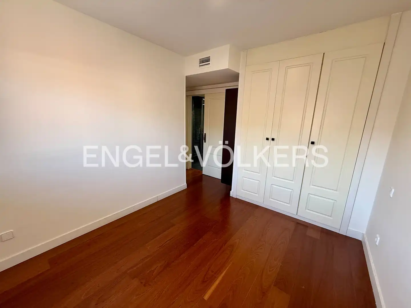 Habitación de Piso de alquiler en Madrid con Aire acondicionado, Calefacción y Piscina