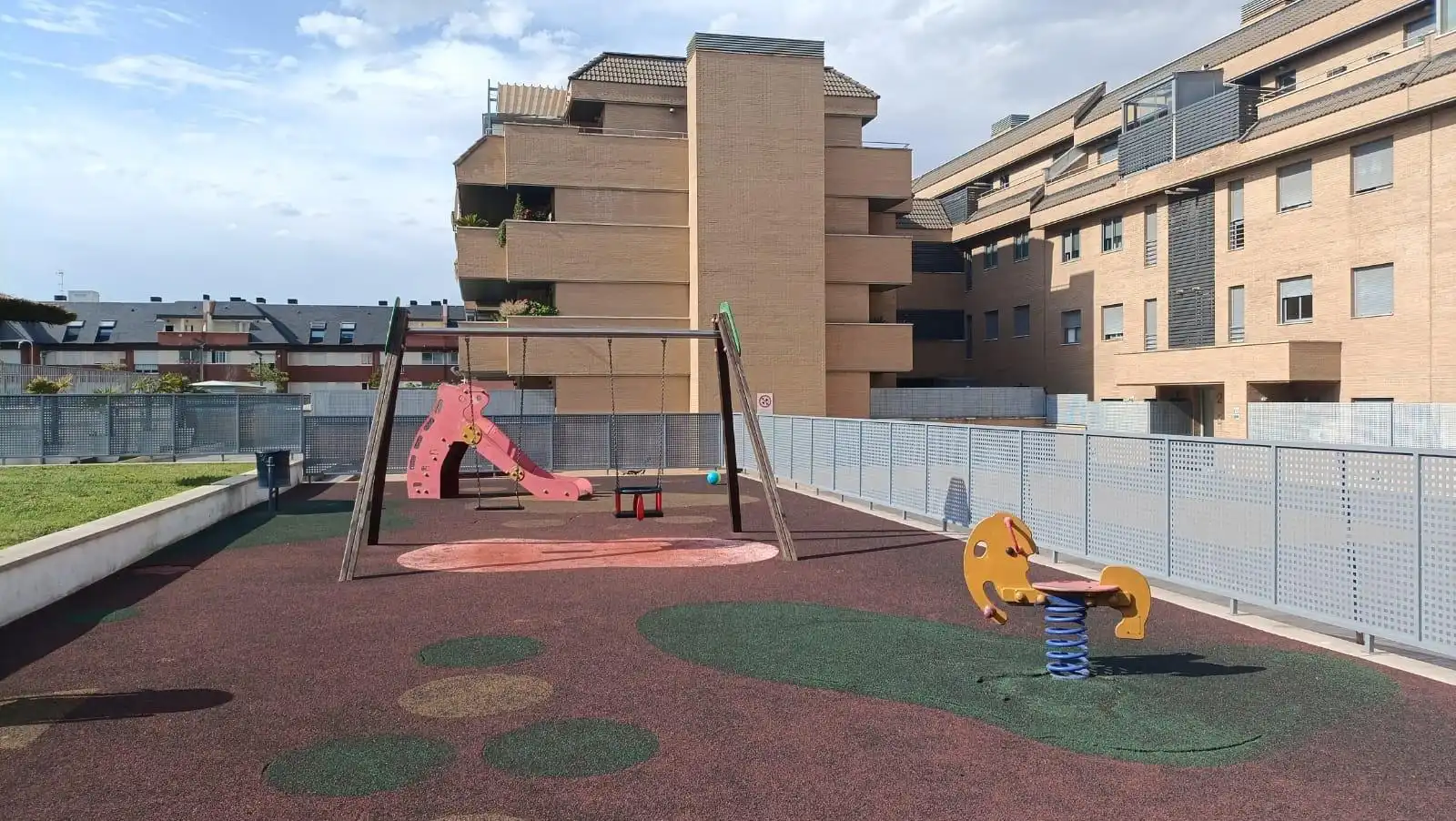 Terrace of Flat for rent in Las Rozas de Madrid  with Air Conditioner, Heating and Private garden
