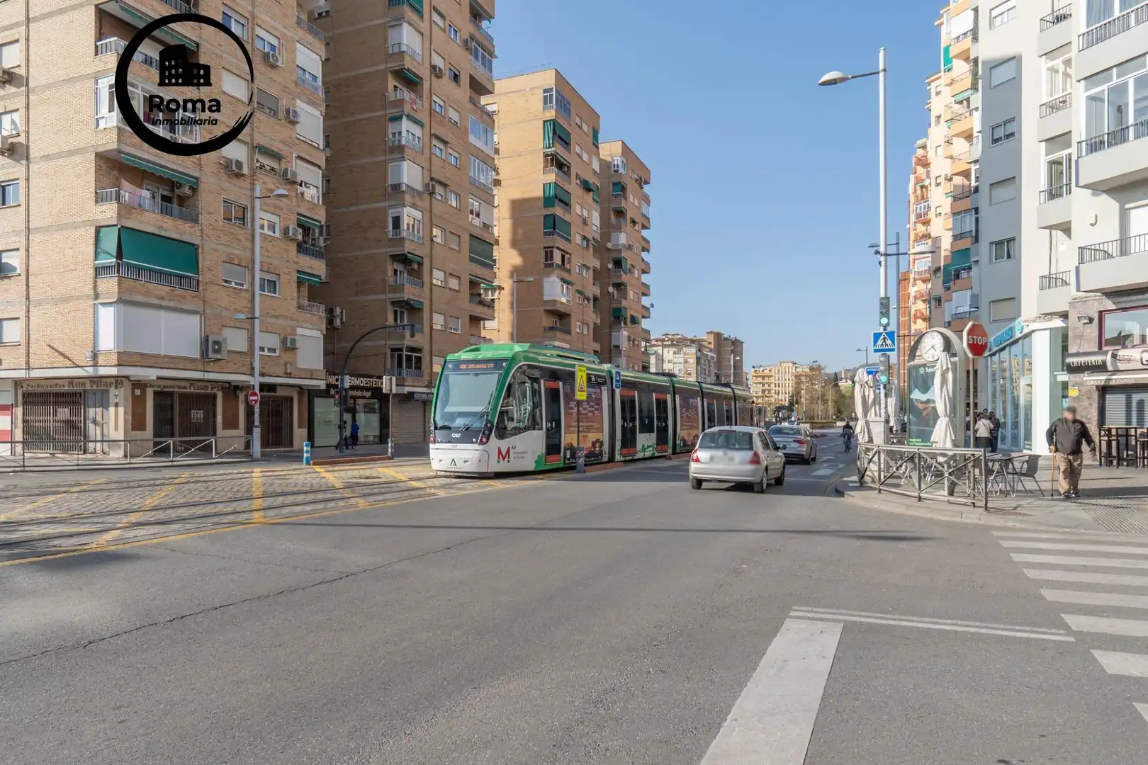 Vista exterior de Pis en venda en Granada amb Aire condicionat i Balcó