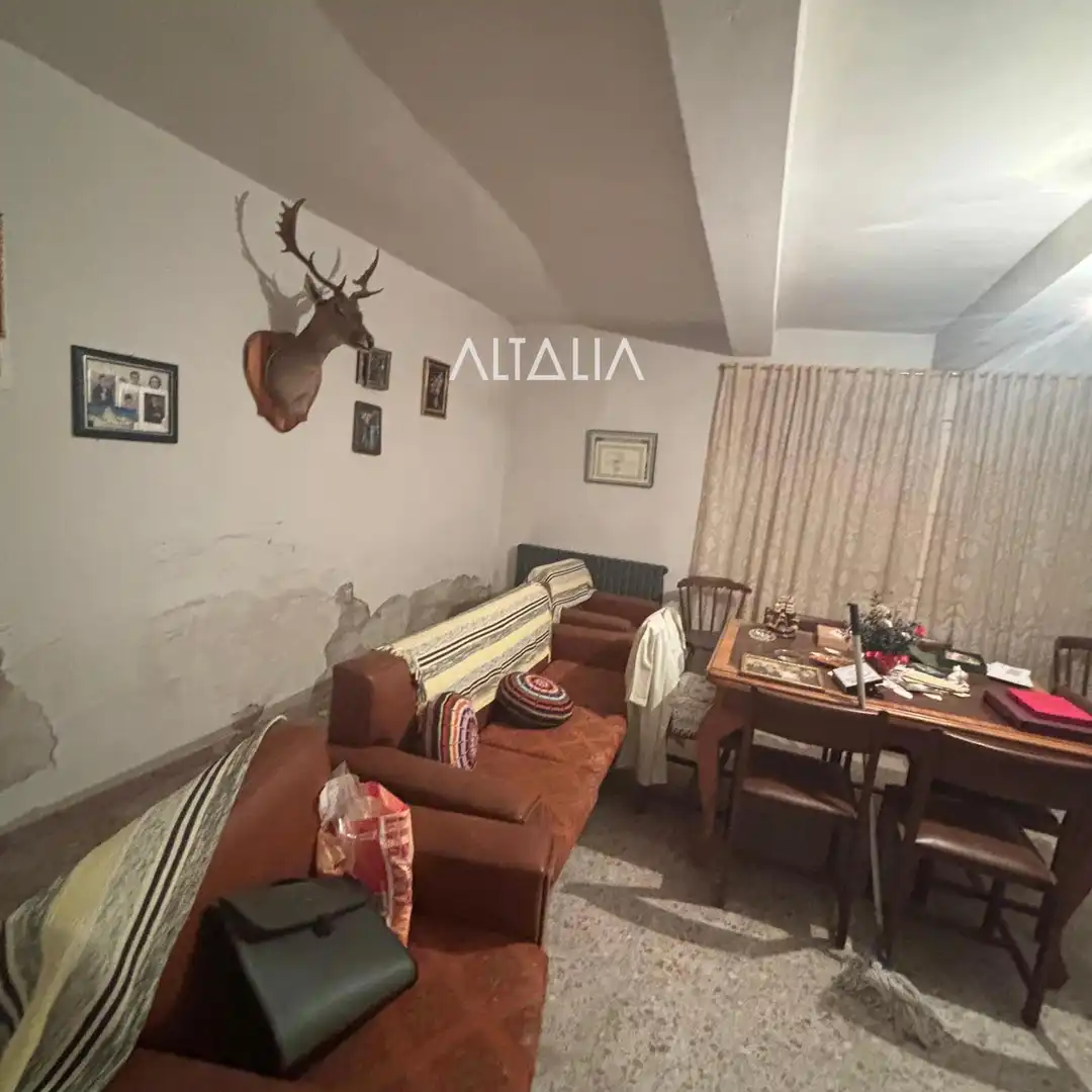 Sala d'estar de Casa o xalet en venda en Poyatos amb Calefacció, Terrassa i Traster