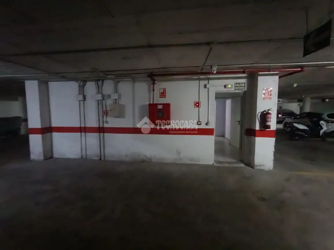 Aparcament amb ascensor en venda a Cerro - Amate, imagen 14