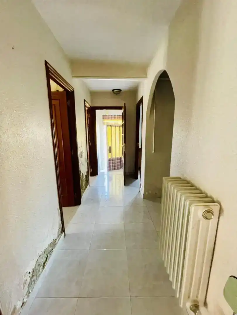 Casa adosada en venda en La Bañeza  amb Traster