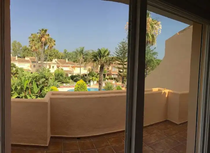 Terrassa de Casa adosada de lloguer en Estepona amb Aire condicionat, Terrassa i Moblat