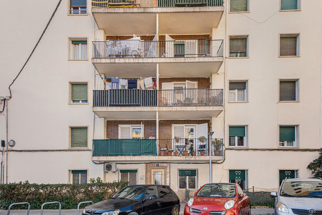 Vista exterior de Pis en venda en Figueres